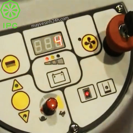Bảng điều khiển của máy chà sàn liên hợp IPC CT90 BT60